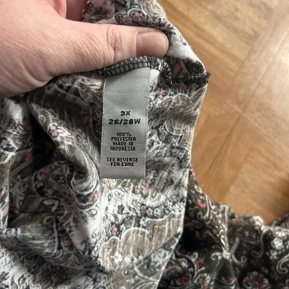 Catherine’s Top- 3X - Picture 6 of 7